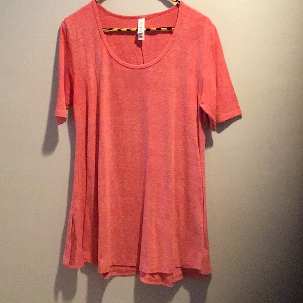 LuLaRoe Pink Short Sleeve Tunic Small T-Shirt Style Scoop Neck